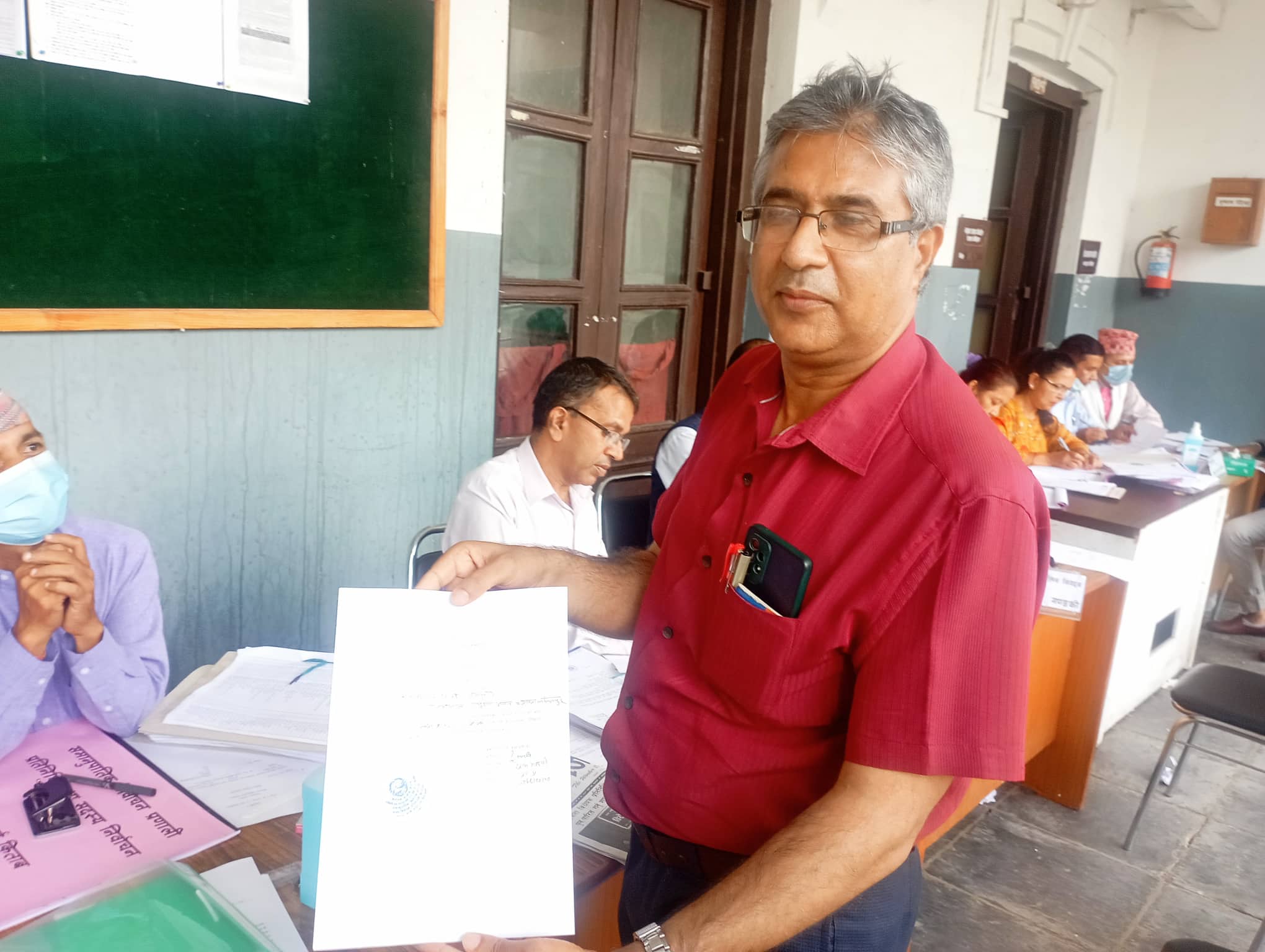 एमालेले समानुपातिकतर्फ भाग लिन निर्वाचन आयोगमा दियो निवेदन