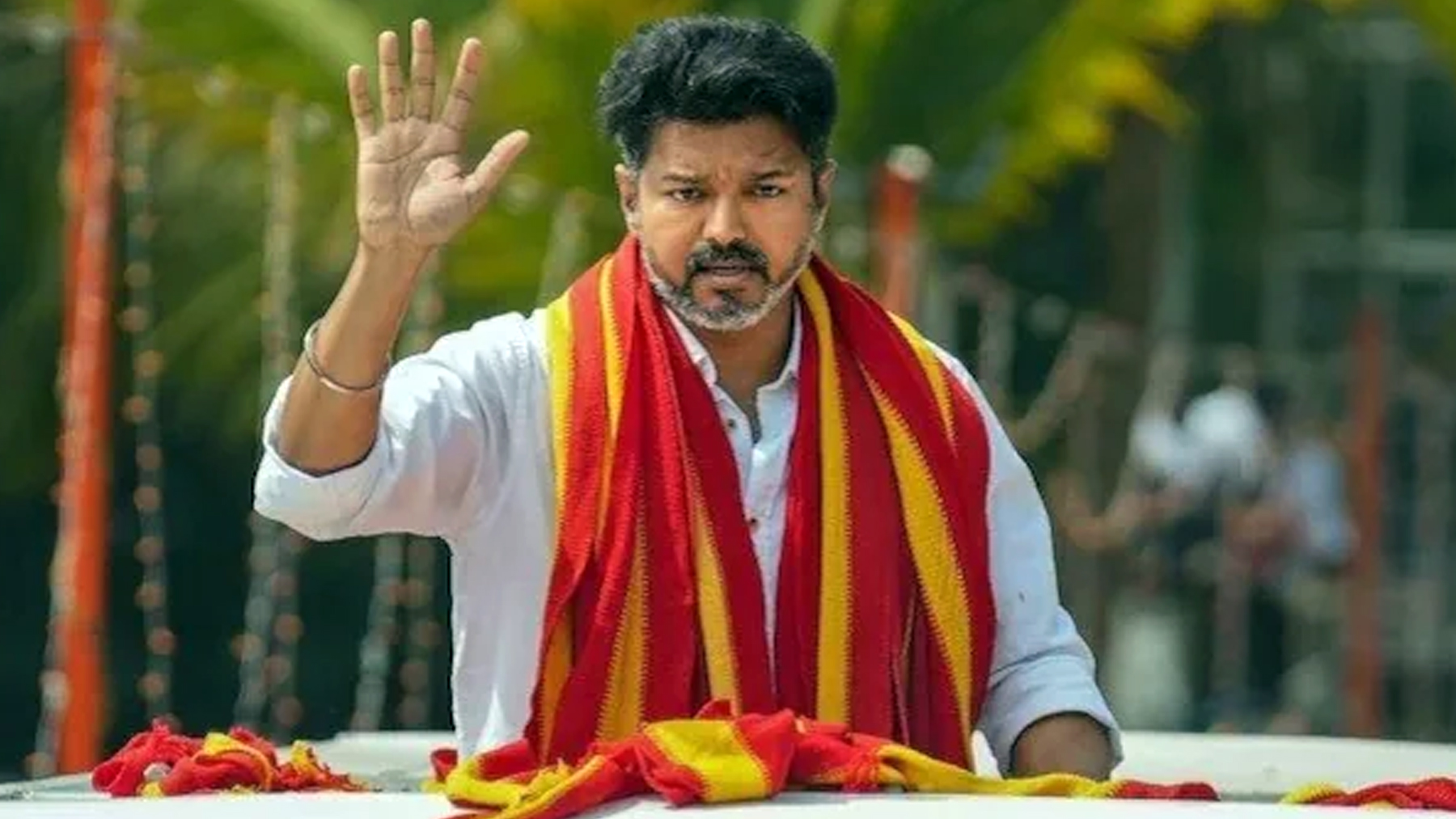 फिल्म छोडेको दुईमा राजनीतिमा नायक