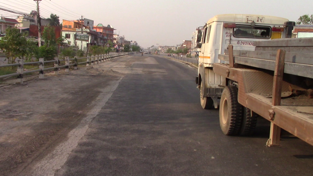 ८ वर्षमा पनि बनेन बुटवल-बेलहिया सडक