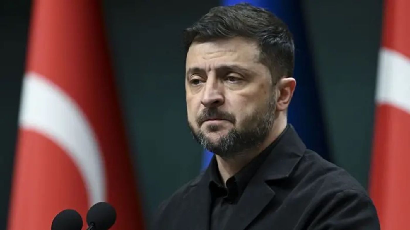 देशवासीलाई सम्बोधन गर्दै जेलेन्स्की सोध्छन् – युक्रेनको गौरव गुमाउने कि अमेरिकाको साथ ?