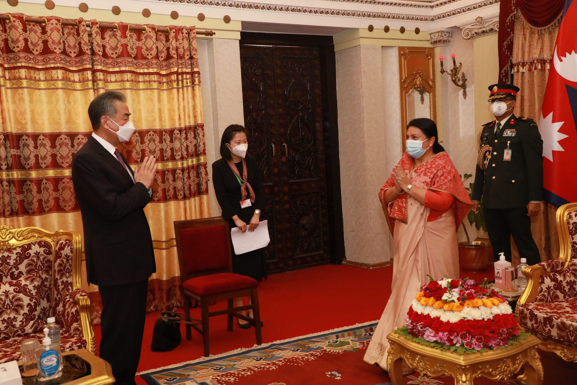 शीतलनिवासमा राष्ट्रपति र चिनियाँ विदेशमन्त्रीबीच भेटवार्ता (तस्वीरहरू)