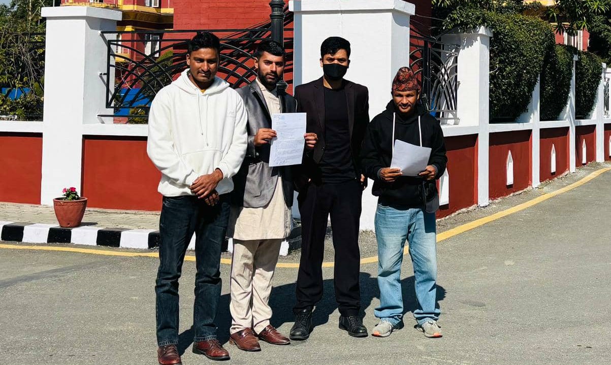 प्रधानमन्त्रीलाई फिर्ता बोलाउन माग राख्दै २३ जेन–जी समूहले राष्ट्रपतिलाई बुझाए ज्ञापन